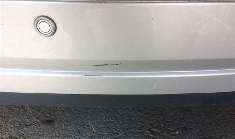 how to remove scratches from car bumper