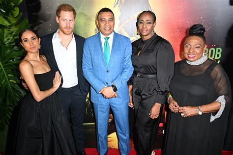 Prince Harry, Meghan make surprise appearance at movie premiere in ...