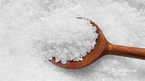 Which Is Better: Iodized Salt or Non-Iodized Sea Salt?