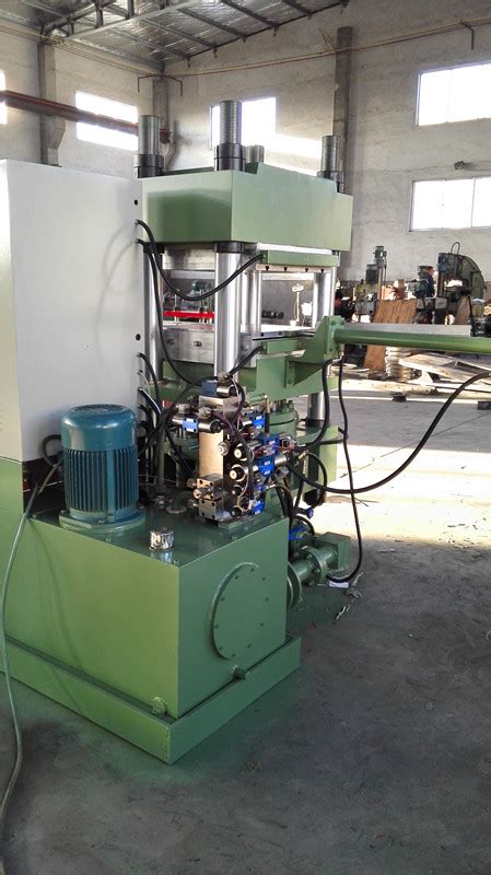 Rubber Press 200T PLC Rubber Molding Press Machine Qingdao Xincheng