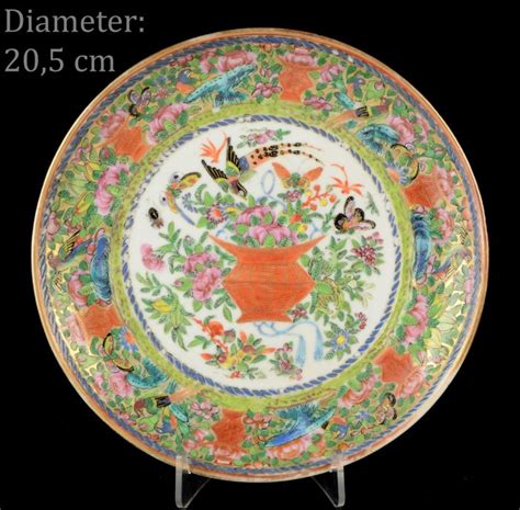 A Fine Chinese Plate Canton Famille Rose Rose Medallion Catawiki