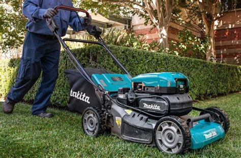 Makita ConnectX 21-Inch Self-Propelled Lawn Mower CML01 - PTR