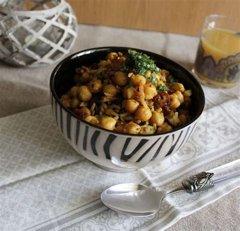 Arroz salvaje con garbanzos pasas y hierbas aromÃticas Para comer de