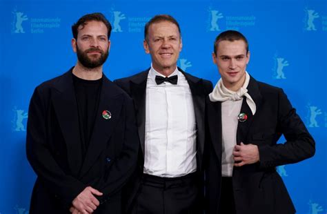 Alessandro Borghi Rocco Siffredi Nella Serie Biografica Critiche E