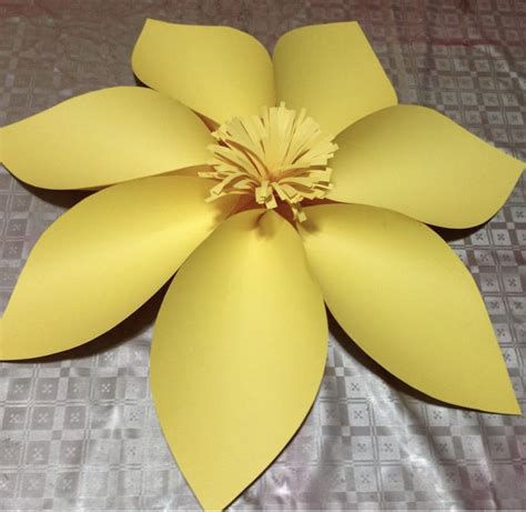 Como Hacer Una Flor Grande De Papel Paso A Paso Paper Flowers Giant