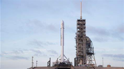 Spacex Successfully Launches Two Falcon 9 Rockets In One Weekend Wired Uk