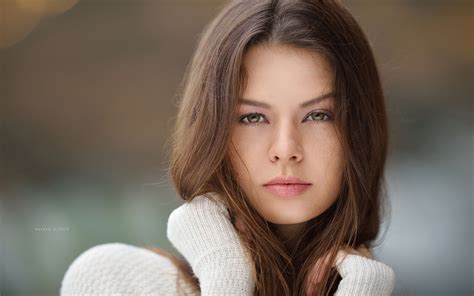 Stunning Hd Wallpaper Of A Brown Haired Model Portrait By Warreng