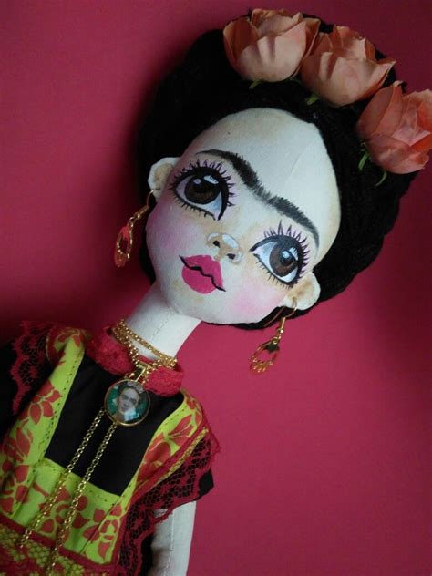 Fridita muñequita de tela inspirada en Frida Kahlo Halloween face