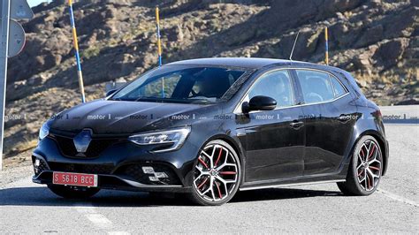 Renault Megane Rs Facelift Spied Showing Subtle Changes Carsradars