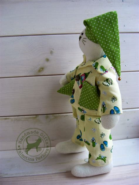 Handmade Gifts: Сонный...котик.Кот в пижамке.....и скоро Новый год...