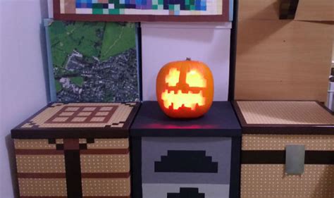 Minecraft Jack o Lantern Pumpkin with Pixel Art