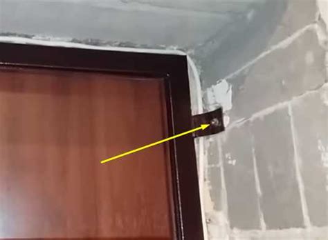 Как отрегулировать железную дверь чтобы хорошо закрывалась ...