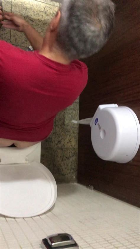 Wipping Old Big Ass White ThisVid