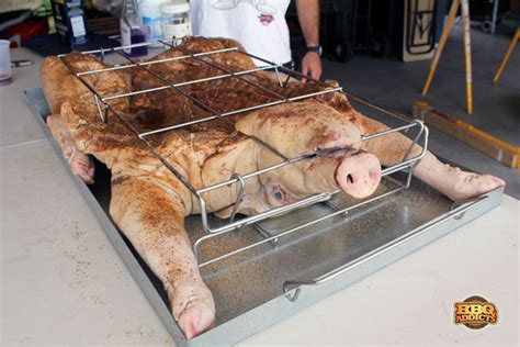 Cooking A Whole Hog In The La Caja China Pig Roasting Box