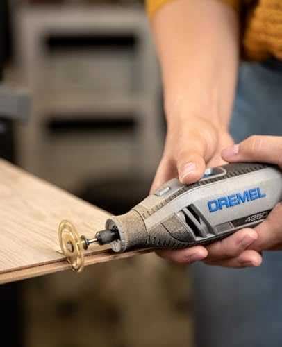 Dremel Daugiafunkcinis Rankis Su Priedais Modelis