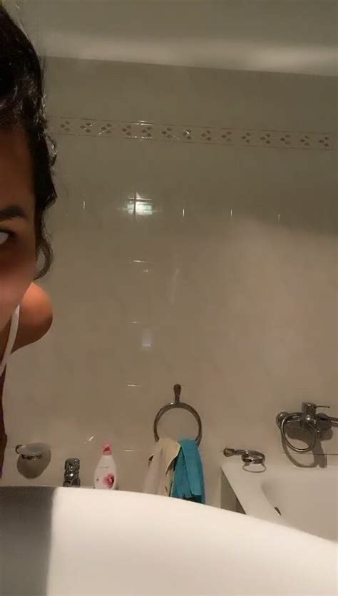 Amateur Made Video Call Masturbating In The Bathroom Horny Cnn Amador