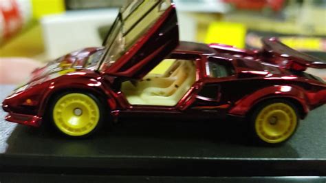 Hot Wheels Collectors RLC EXCLUSIVE 82 LAMBORGHINI COUNTACH LP 500 S Town Green