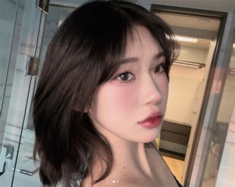 Các hot girl Hàn tự tin khoe mặt mộc