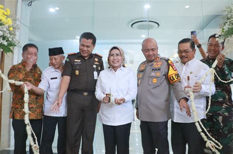 Bupati Tatu Soft Launching Mal Pelayanan Publik Di Puspemkab Serang