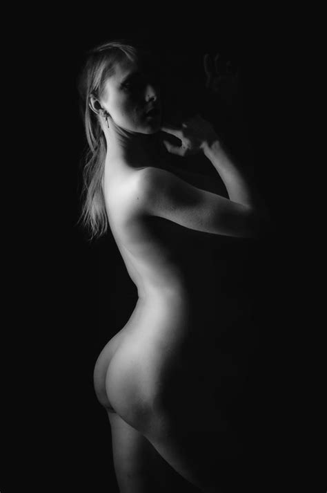 Artistic Nude Studio Lighting Photo By Photographer Paul Anders At