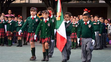 Honores a la Bandera en México legado del presidente Lázaro Cárdenas