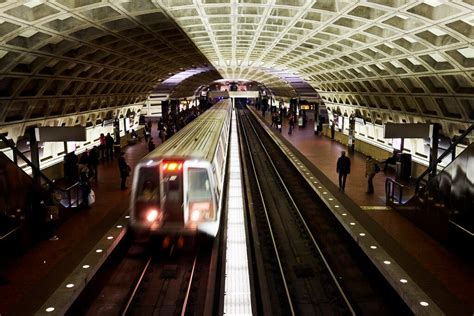 Off Duty Fbi Agent Fatally Shoots Person At Dc Subway Station