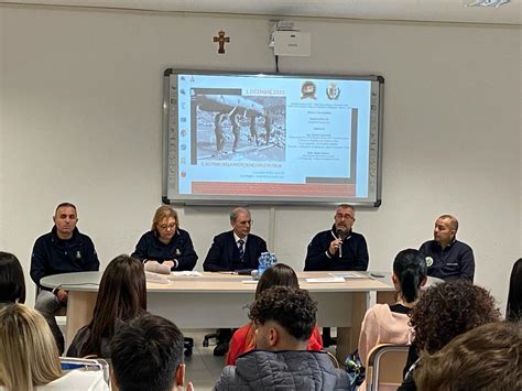 Ipsia Di Siderno Locri A Scuola Per Parlare Di Sicurezza Con La