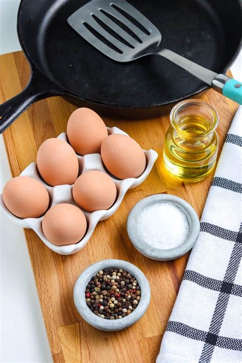 How To Make A Fried Egg • Food Folks And Fun