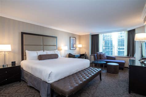 Hotels Downtown Edmonton Rooms | Sandman Signature Edmonton Downtown