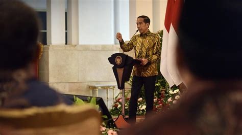 Covid Melandai Jokowi Beri Sinyal Ppkm Dihentikan Akhir