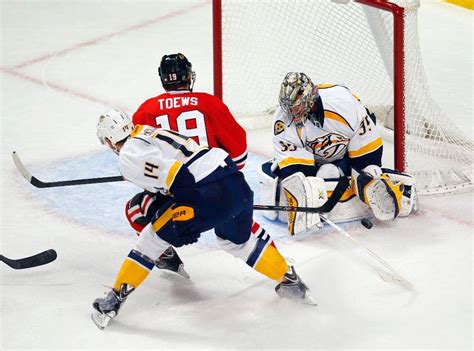 Toews Scores Lone Goal In So Gives Blackhawks 5 4 Win Over Predators