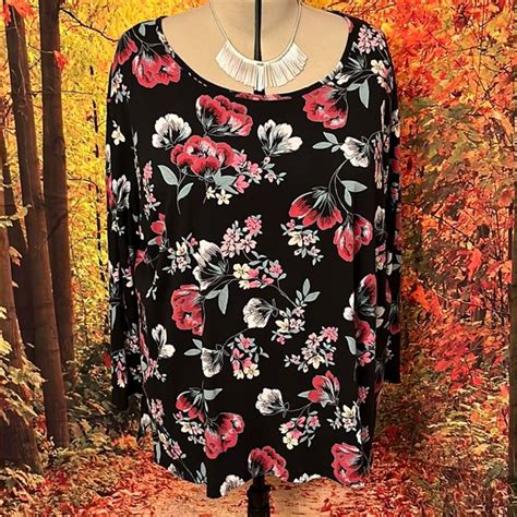 Terra And Sky Tops Terra Sky Rose Black And White Floral Pullover