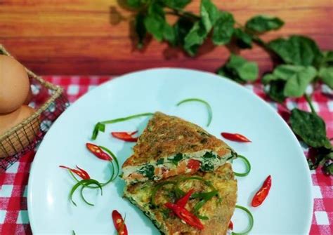 Resep Omelet Daun Katuk Oleh Bunda Almira Cookpad