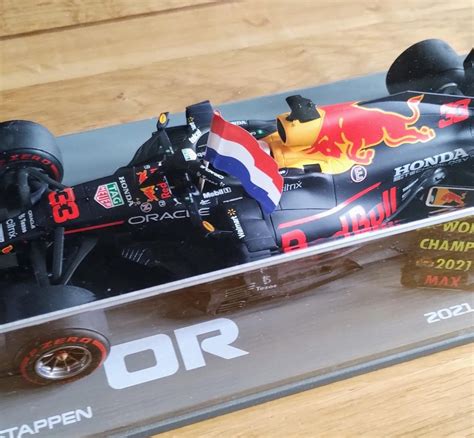 Max Verstappen Abu Dhabi 2021 winner with flag : r/f1models