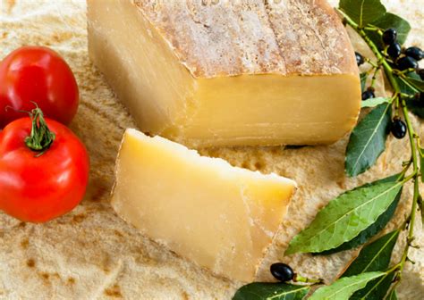 15 Most Famous Italian Cheese Types - Best Italian Cheeses | IB