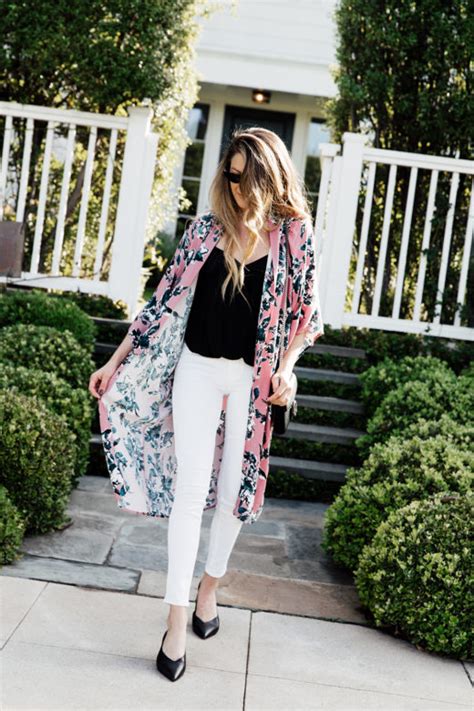 3 Ways To Wear White Jeans This Season Fiftytwothursdays