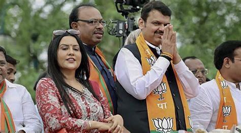 Maharashtra Devendra Fadnavis Wife Amruta Fadnavis Backs Maharashtra