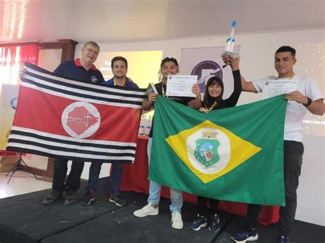 Equipe De Caucaia Campe Da Jornada De Foguetes Instituto