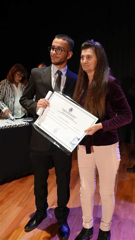 Reconocimiento Al Colegio En El Acto De Jura De Nuevos Matriculados