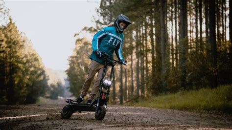 Exploring The Advantages And Challenges Of Electric Scooters For Urban