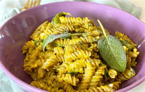 Fusilli Di Grano Saraceno Con Zafferano Mandorle Salvia E Timo Dr