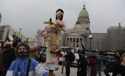 Banderazos Con Acampe Y Vigilia Frente Al Congreso Contra La Reforma