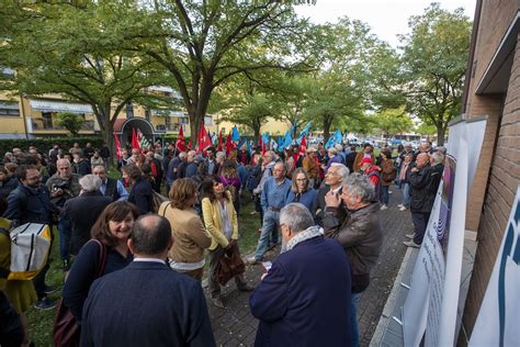 Tanta Gente Al Presidio Di Solidariet Alla Sede Dellopi Dopo I