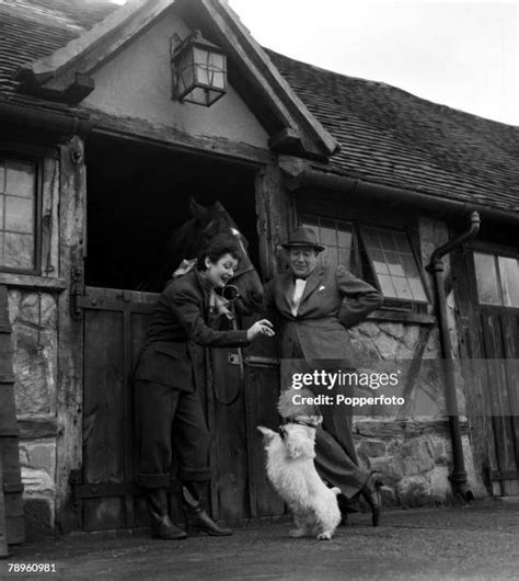 Sir Cedric Hardwicke Photos And Premium High Res Pictures Getty Images