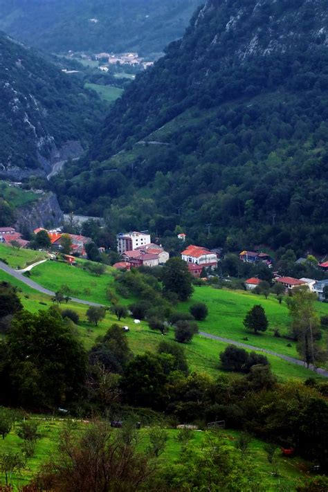 Vista de Carreña y al fondo Póo desde Asiegu Concejo de Cabrales