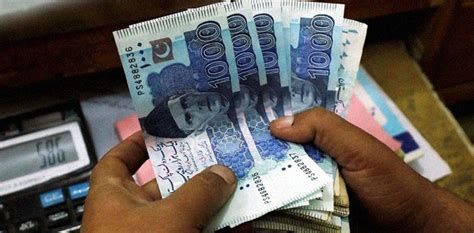 Pakistani Rupee Continues To Weaken Against US Dollar