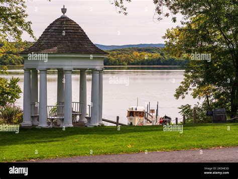 Fort Ticonderoga, NY - 30 September 2022: Boat tours on Lake Champlain ...