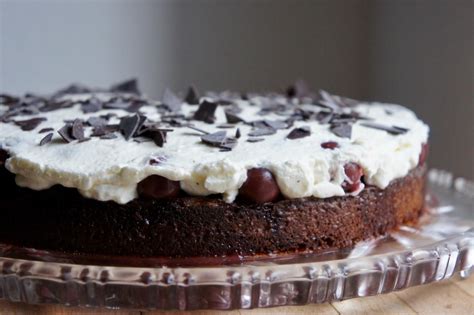 Kirsch Sahne Torte Mit Nussboden Schokoladen Kirsch Torte Mit Mohn