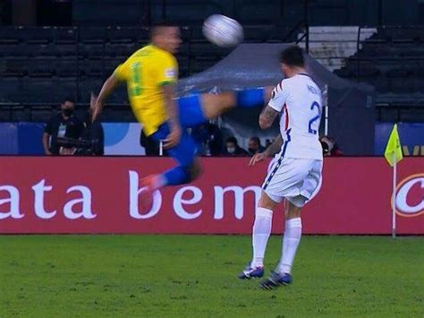 La Brutal Patada De Gabriel Jesús Que Casi Le Cuesta El Partido A Brasil