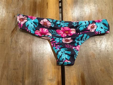 Womens Shade Shore Sun Coast Cheeky Ruched Floral Bikini Bottoms